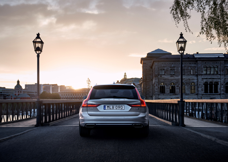 Illustration for article titled The 2017 Volvo V90 Is Beautifully Wagon-Tastic